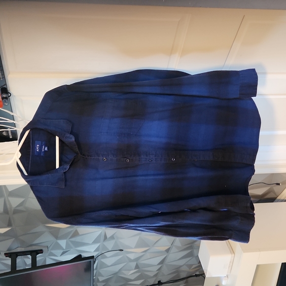 Men's Shirt - Picture 1 of 4